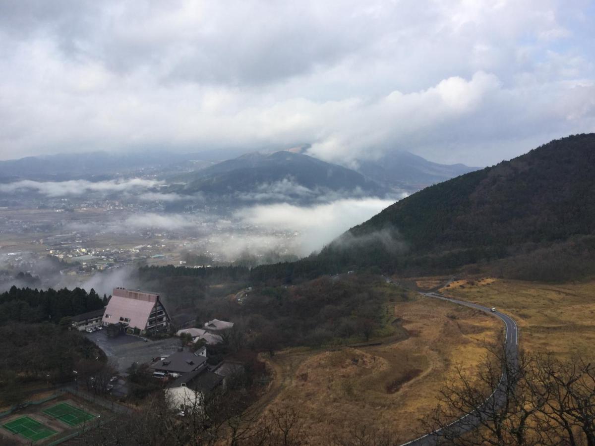 Отель 湯布院月灯り Юфу Экстерьер фото